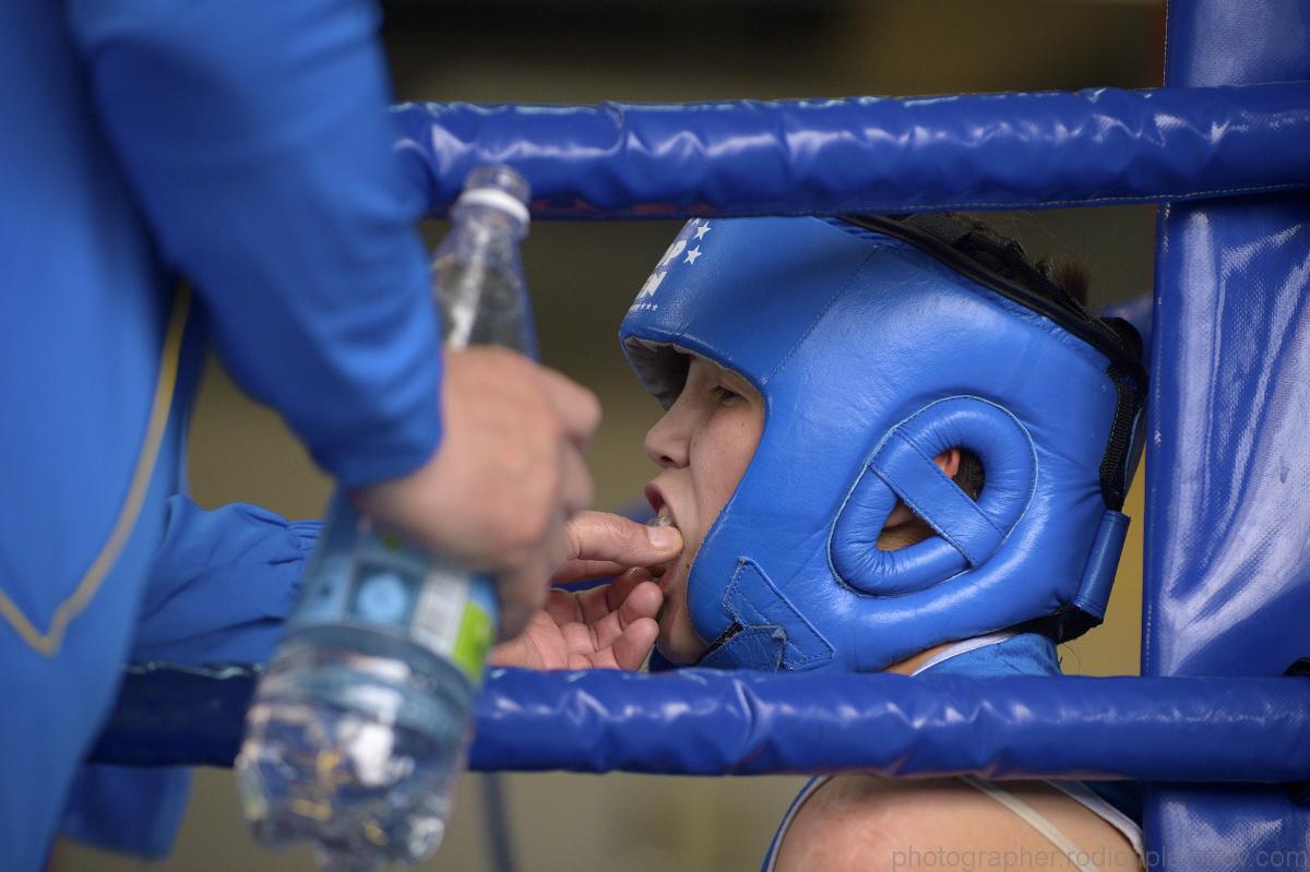 RPF 170517 033 BoxGirl